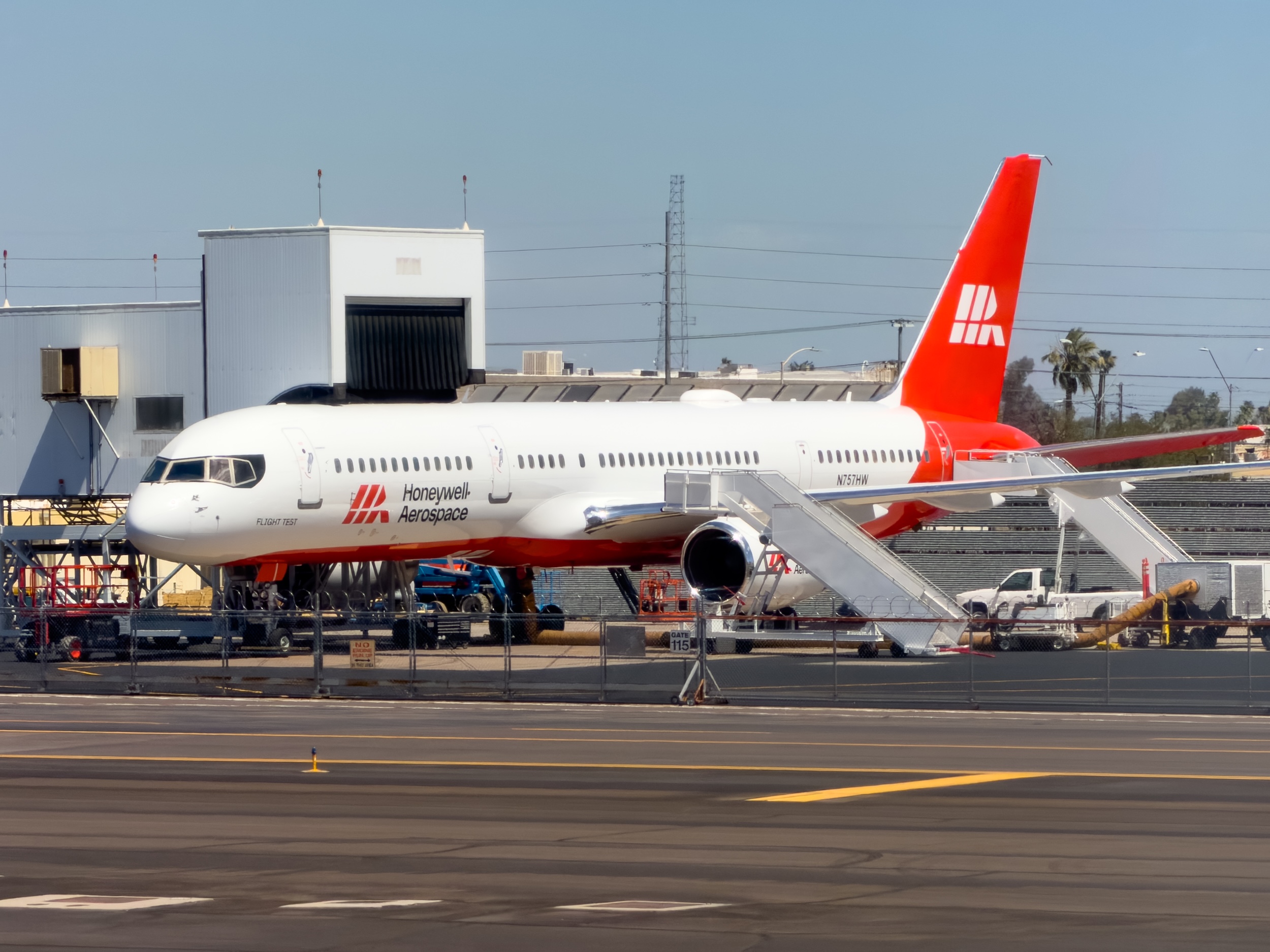 Honeywell’s new colors adorn its well-worn 757-200, seen here at Phoenix Sky Harbor. This Boeing was the fifth 757 ever built and started its life with Eastern Airlines in 1983. Since 2005, it has served as Honeywell’s workhorse test bed for everything from propulsion to connectivity.